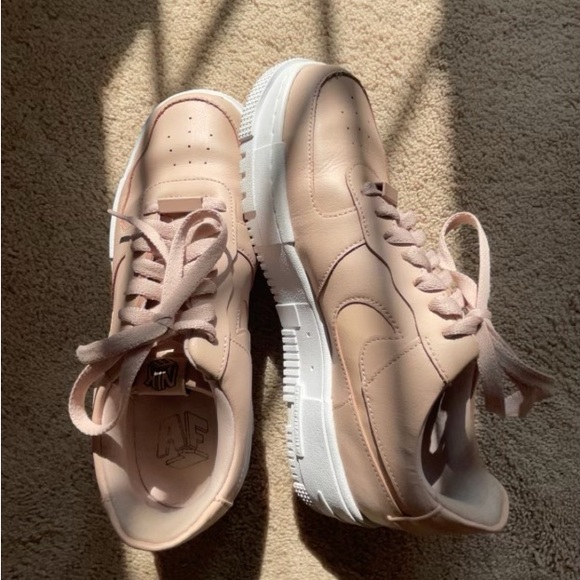 Nike Pixel forces in Soft pink - Picture 3 of 3